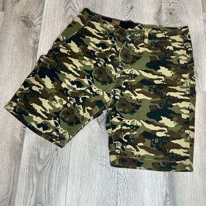 Camouflage Volcom cargo Shorts